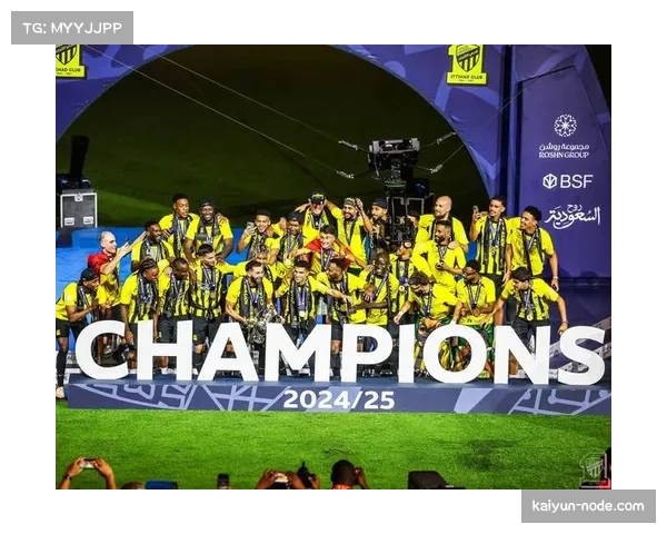 吉达联合新帅带队风格初显 战术调整寻求战绩提升